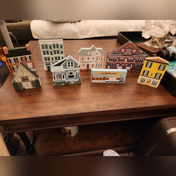 Cats Meow Village Young Larson Houses Signs Farm Accessory Lot 90s - Picture 1 of 9